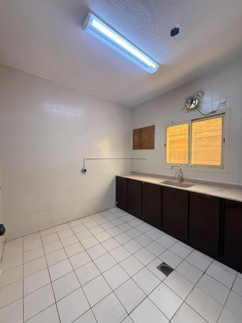 2BHK UNFURNISHED APARTMENT FOR BACHELOR