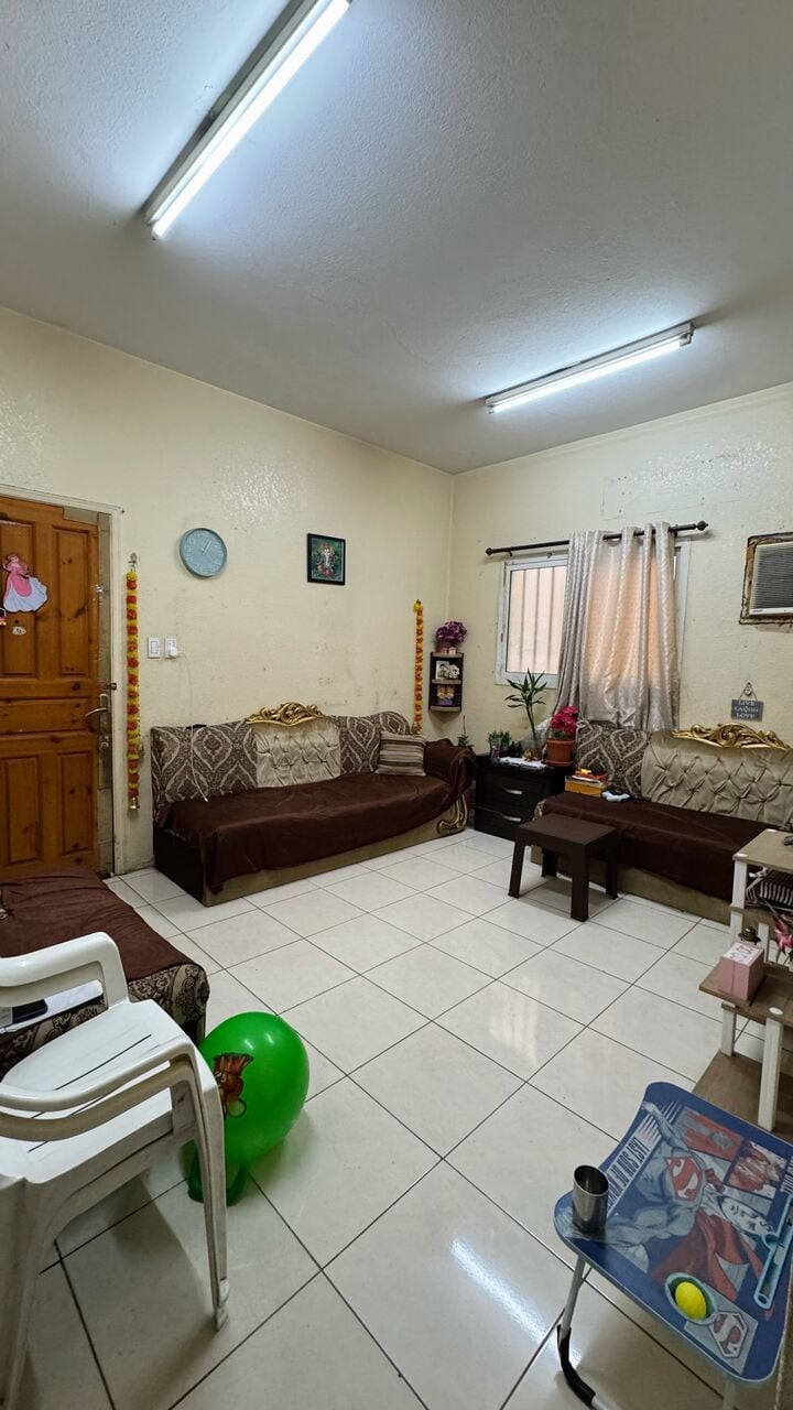 700/YEAR,2BHK UNFURNISHED FAMILY FLAT