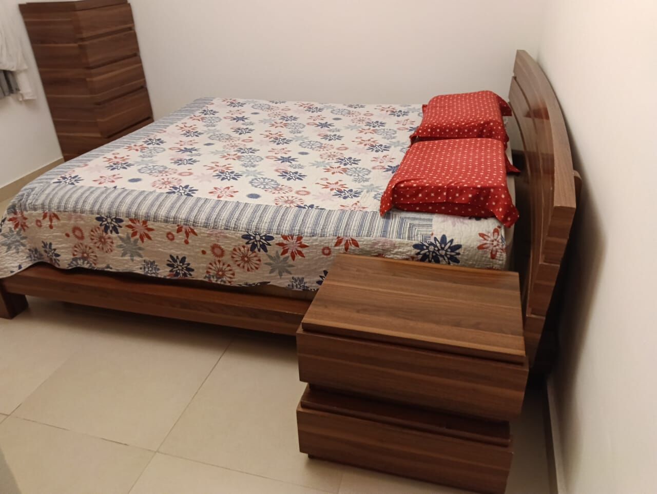 Bedroom Furniture Set For Sale- Excellent Condition