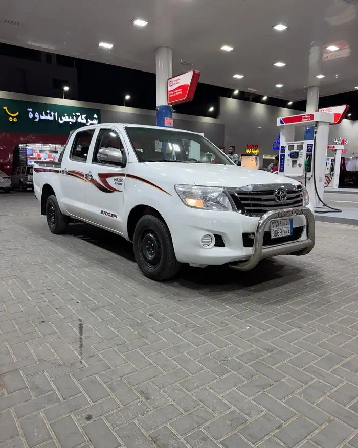 هايلكس 2014 في الرياض