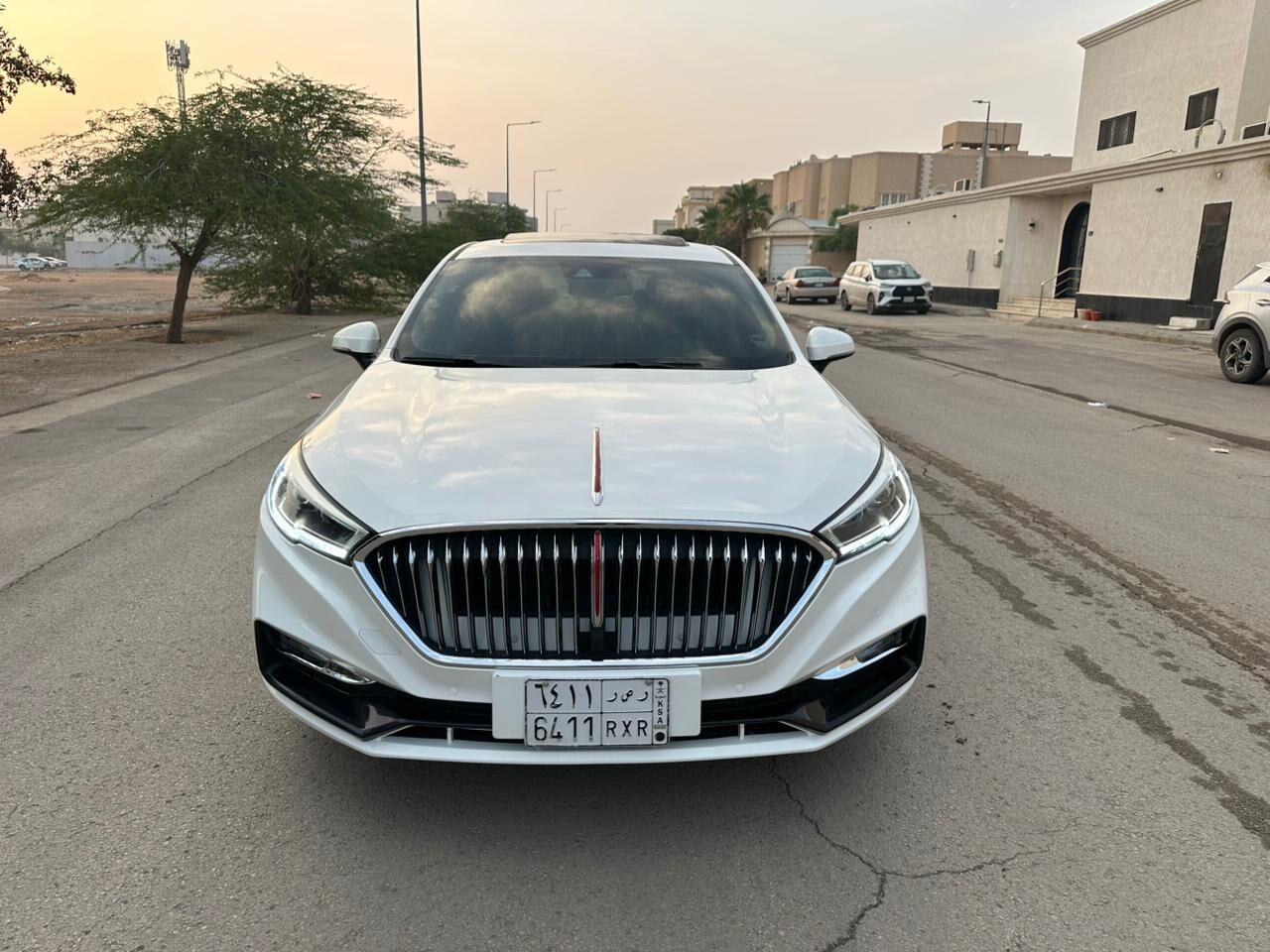 2024 Hongqi H5 35 TD Luxury Sedan with Sunroof for Sale in Riyadh | Under Warranty