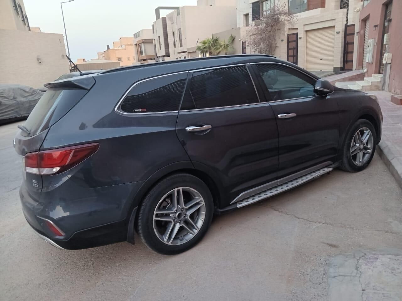 2017 Hyundai Santa Fe Grand V6 3.3L 4WD Top Option in Riyadh