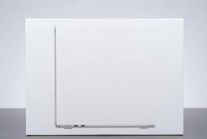 MacBook Air M5 جديد بتغليف الشركة (512GB في الرياض
