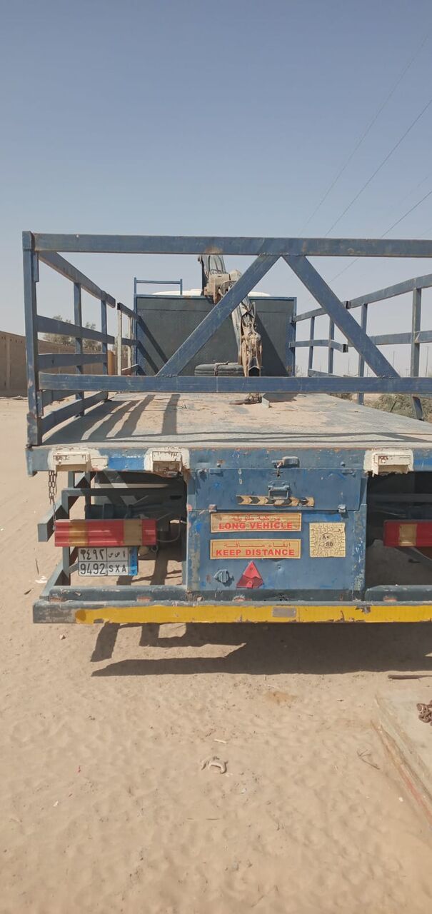 Mercedes Truck With Crane, 1990, Manual, in Yanbu