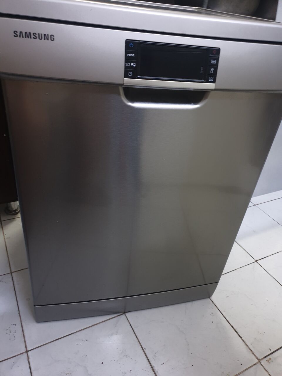 SAR 1, Household Items With Furniture