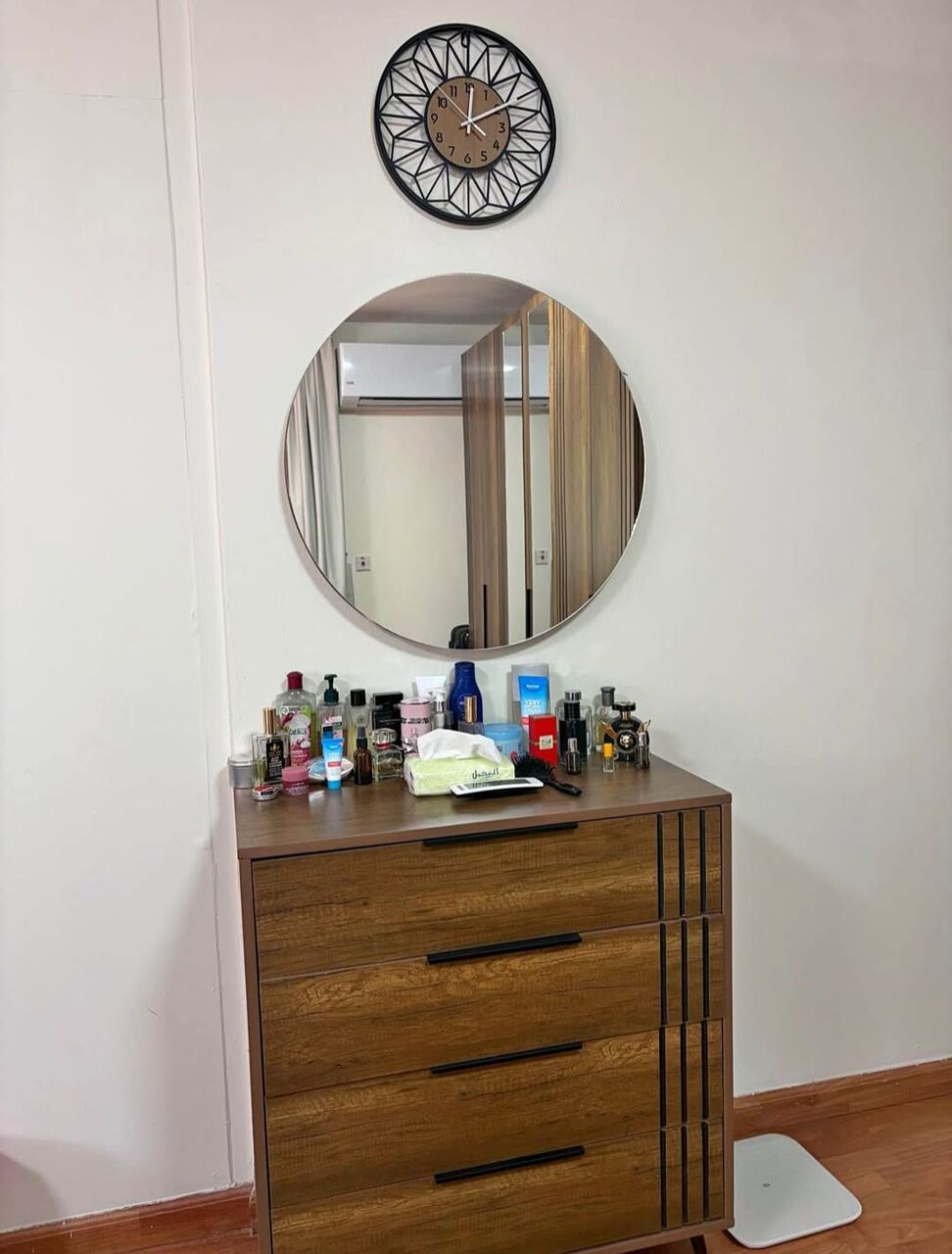 SAR 1, Luxury Beautiful Bed Cupboard And in Jeddah