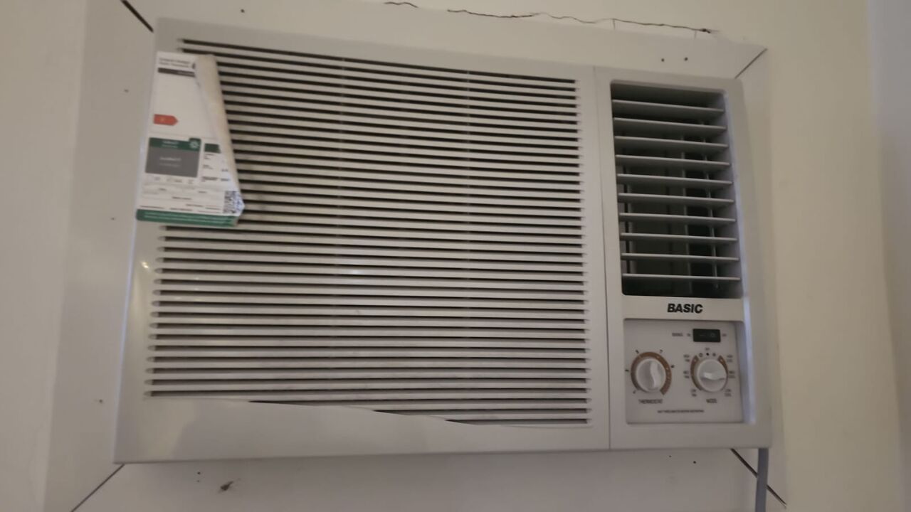 SAR 1000, Basic Window AC 1.82 Tons in Medina