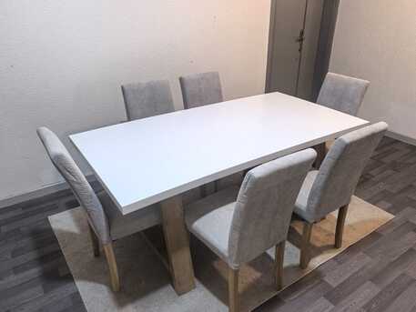 SAR 1000, Furniture