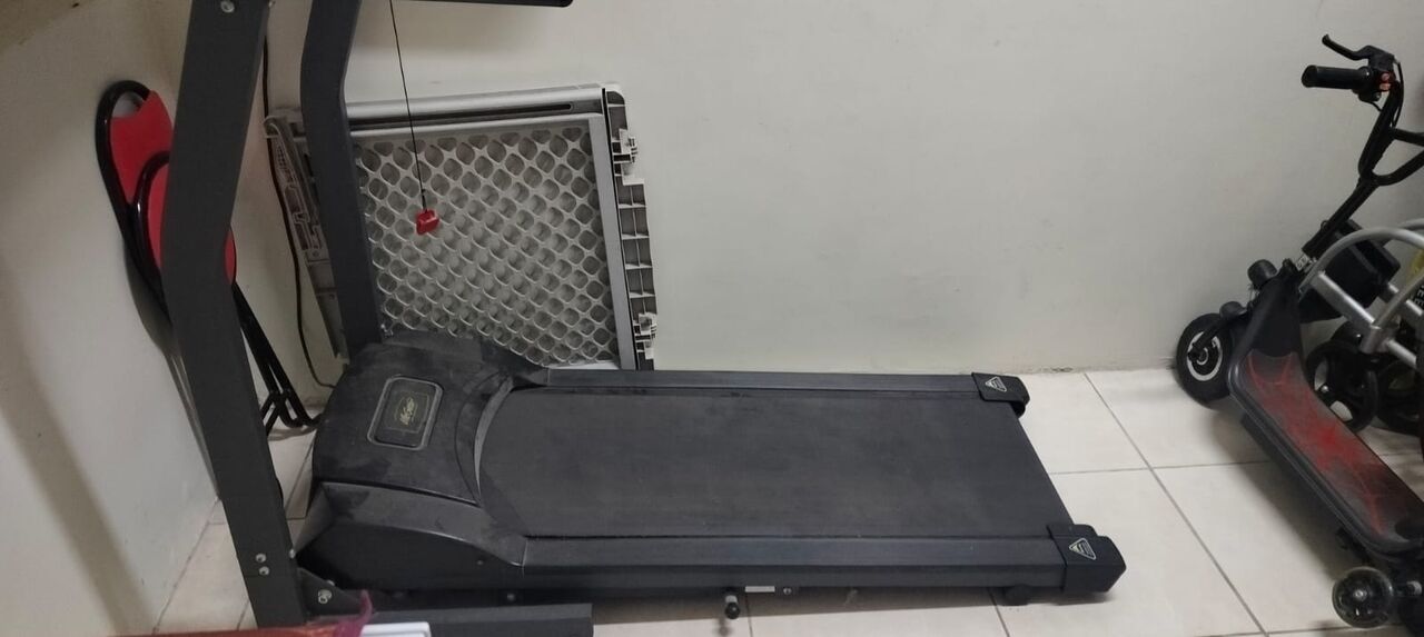 SAR 1000, LifeGear Treadmill Good Condition