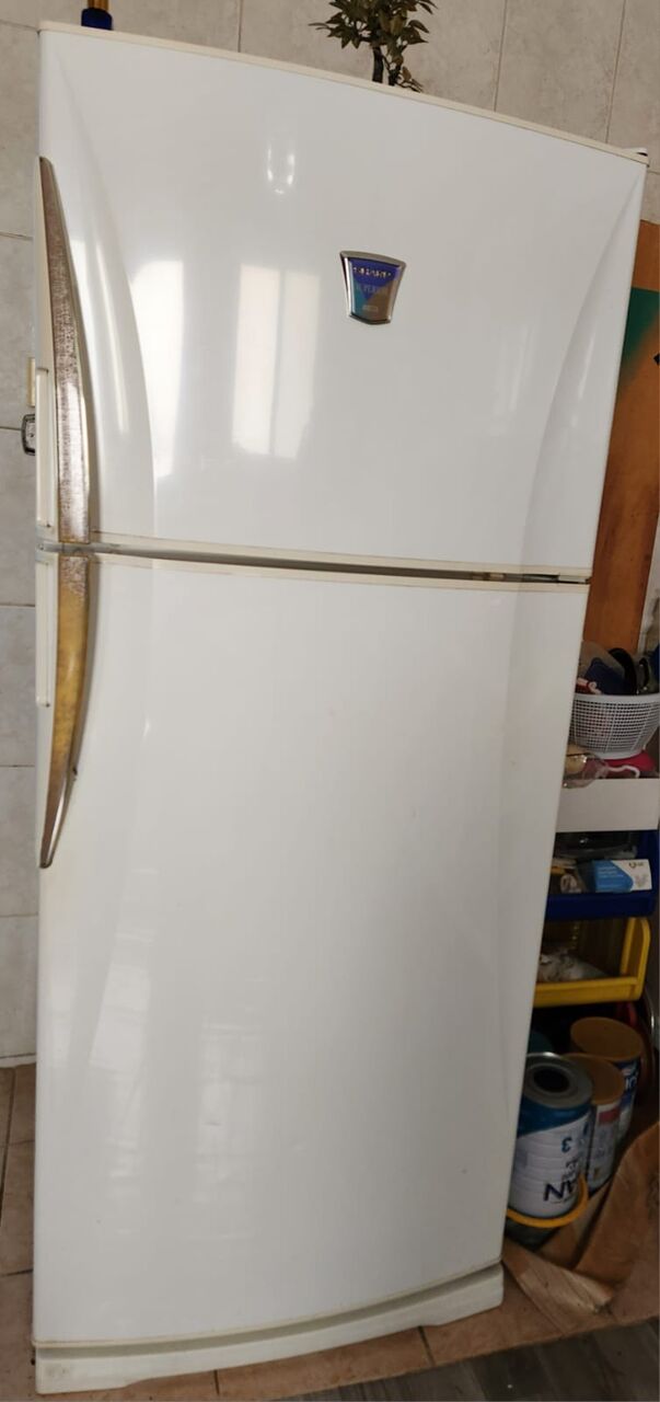 SAR 1000, Refrigerator In Very Good Condition
