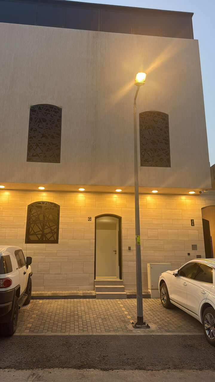 SAR 100000/year, 4 BR, New Lxury Ground Floor