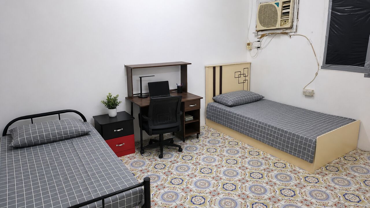 SAR 1000/month, 1 BR, Single Room For in Jeddah