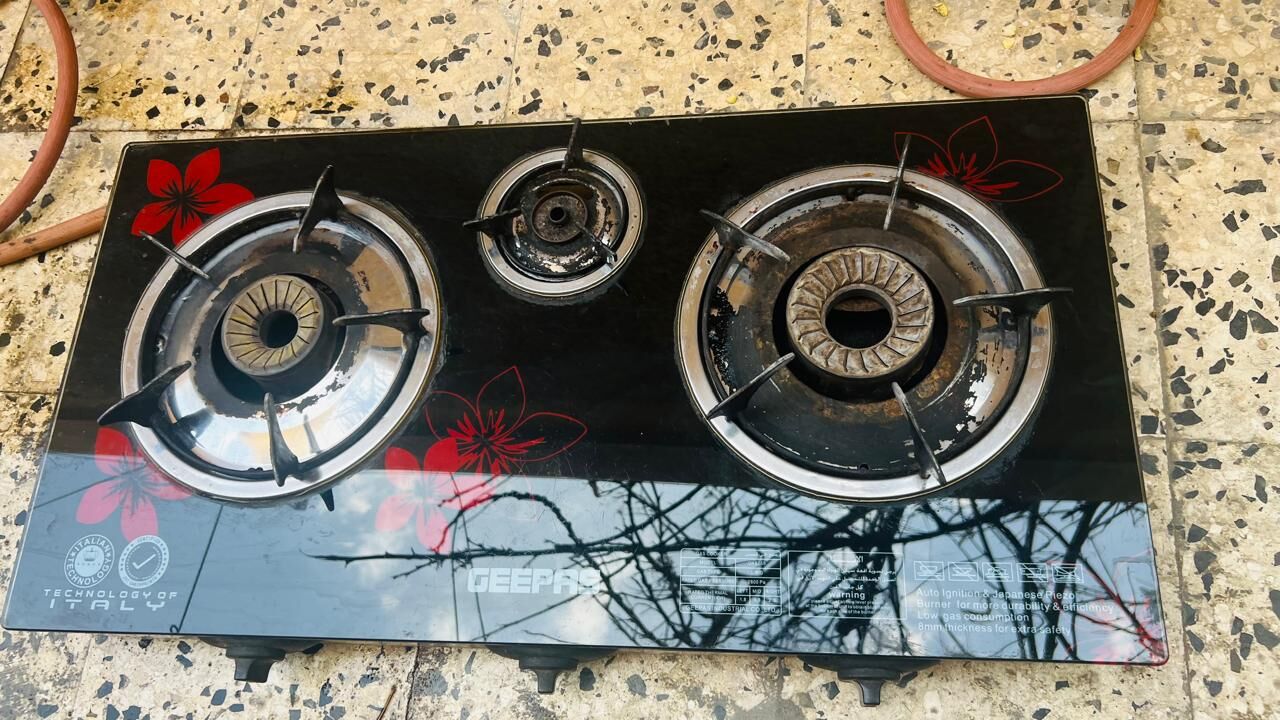 SAR 150, 3 BURNER GLASS-GAS STOVE