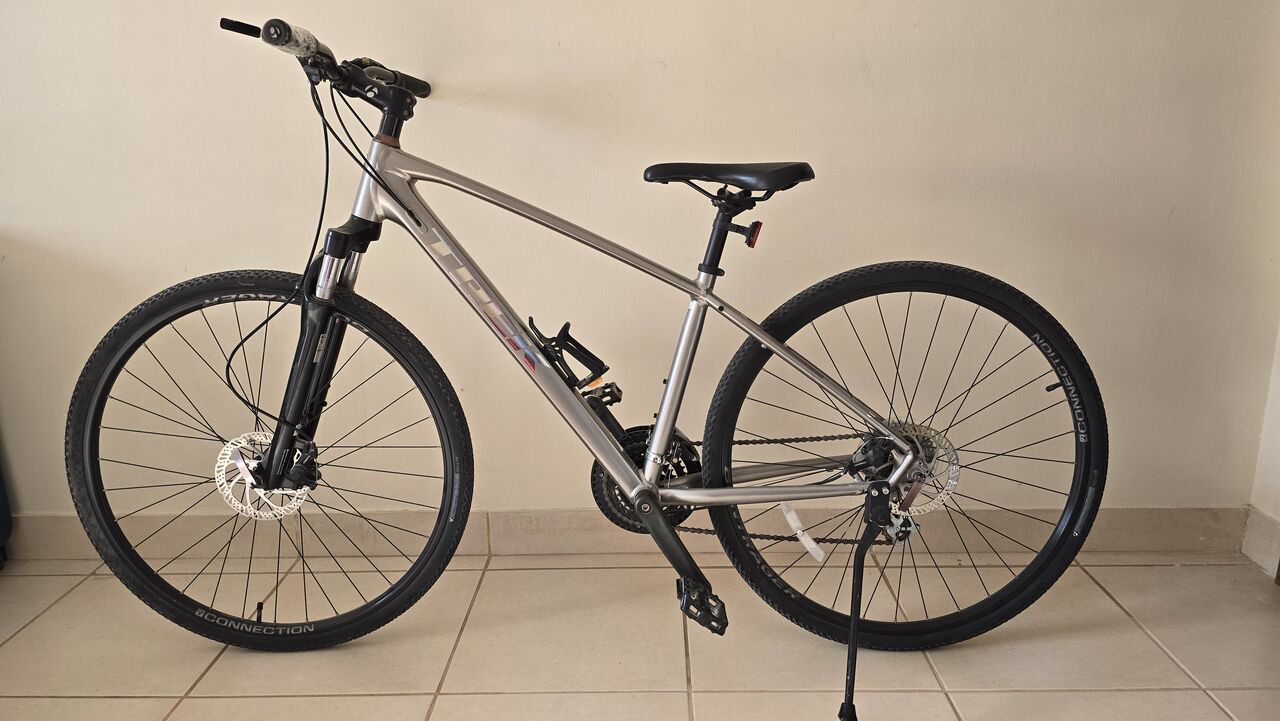SAR 1600, Trek Dual Sport 1 Hybrid Bike, in Riyadh