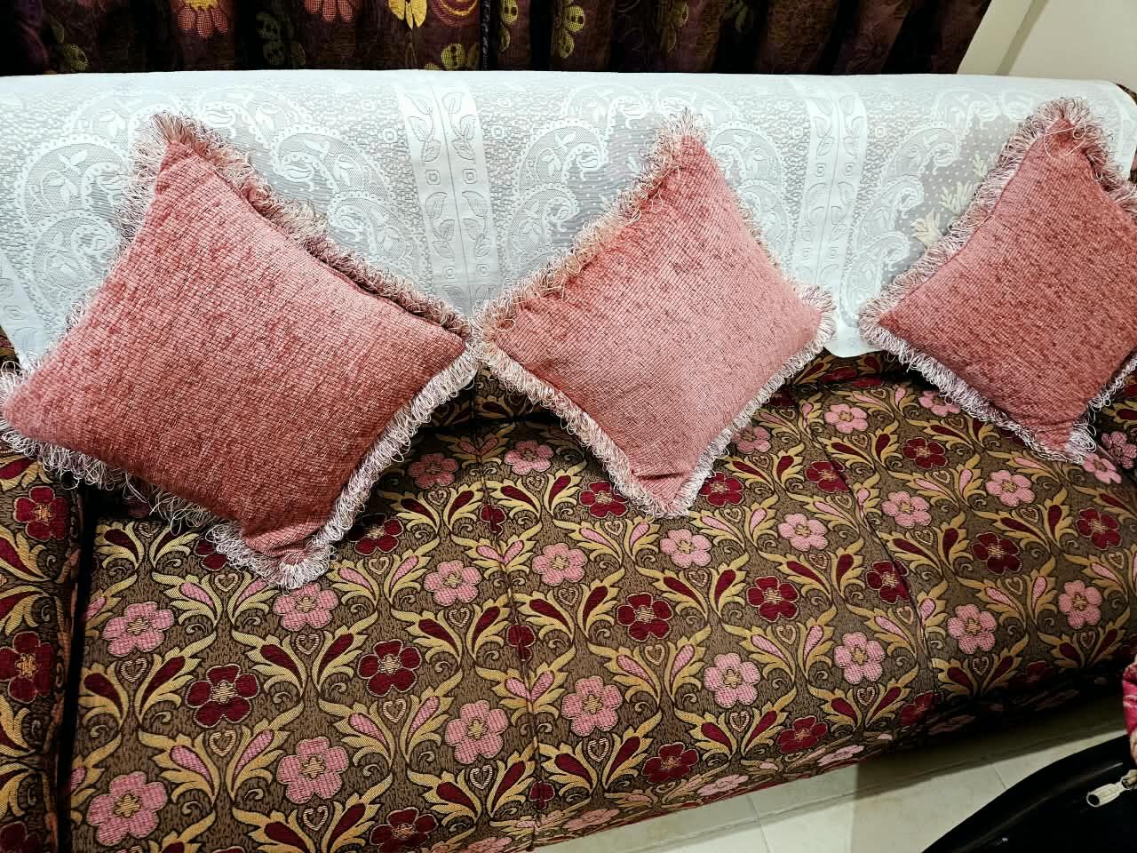 SAR 200, Large Sofa 3 Seater