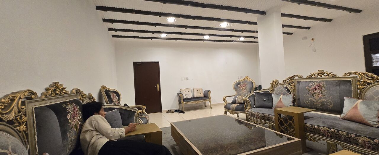 SAR 2000, Luxurious Sofa Set