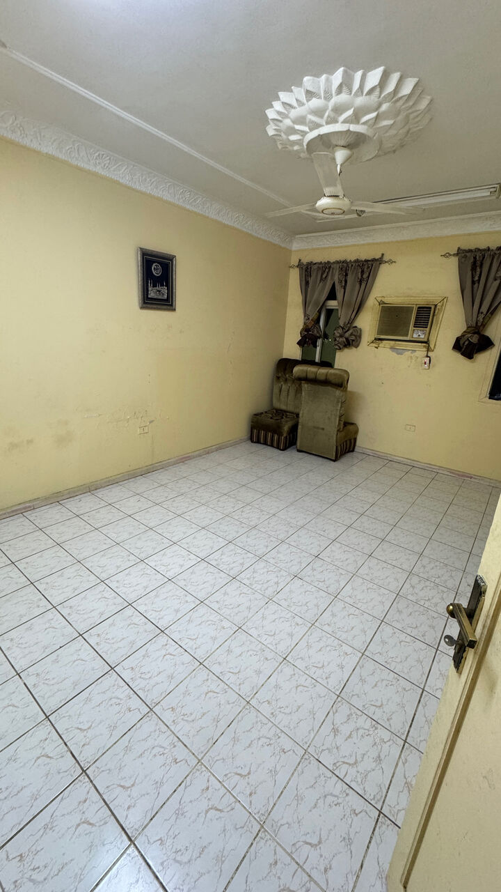 SAR 2000/month, 2 Room For Bachelors
