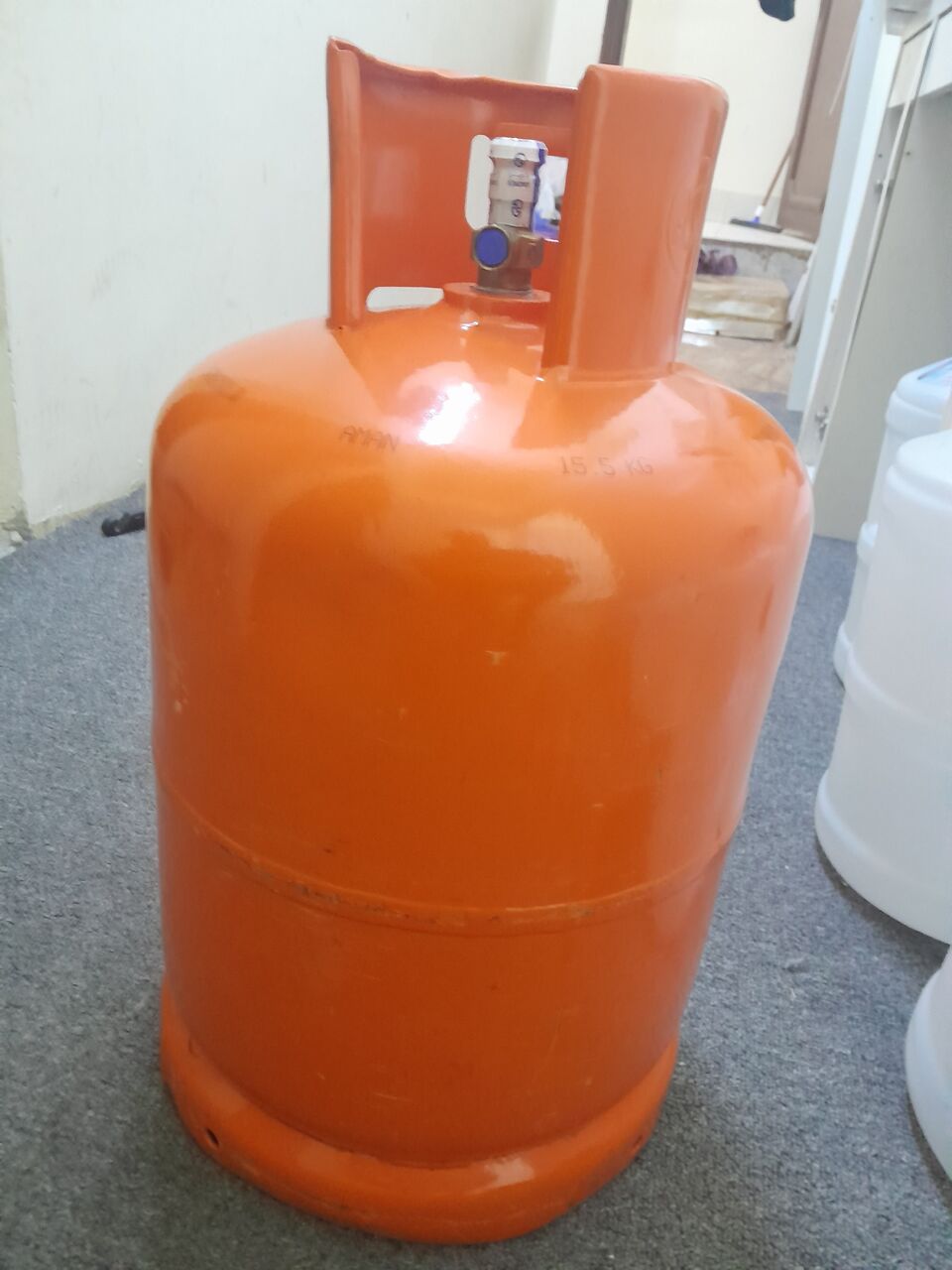 SAR 220, Gas Cylinder