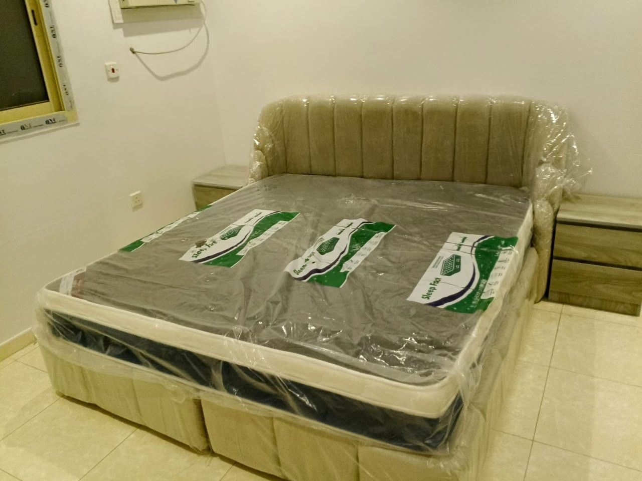 SAR 2500, Modern Bedroom Furniture Set | in Mecca