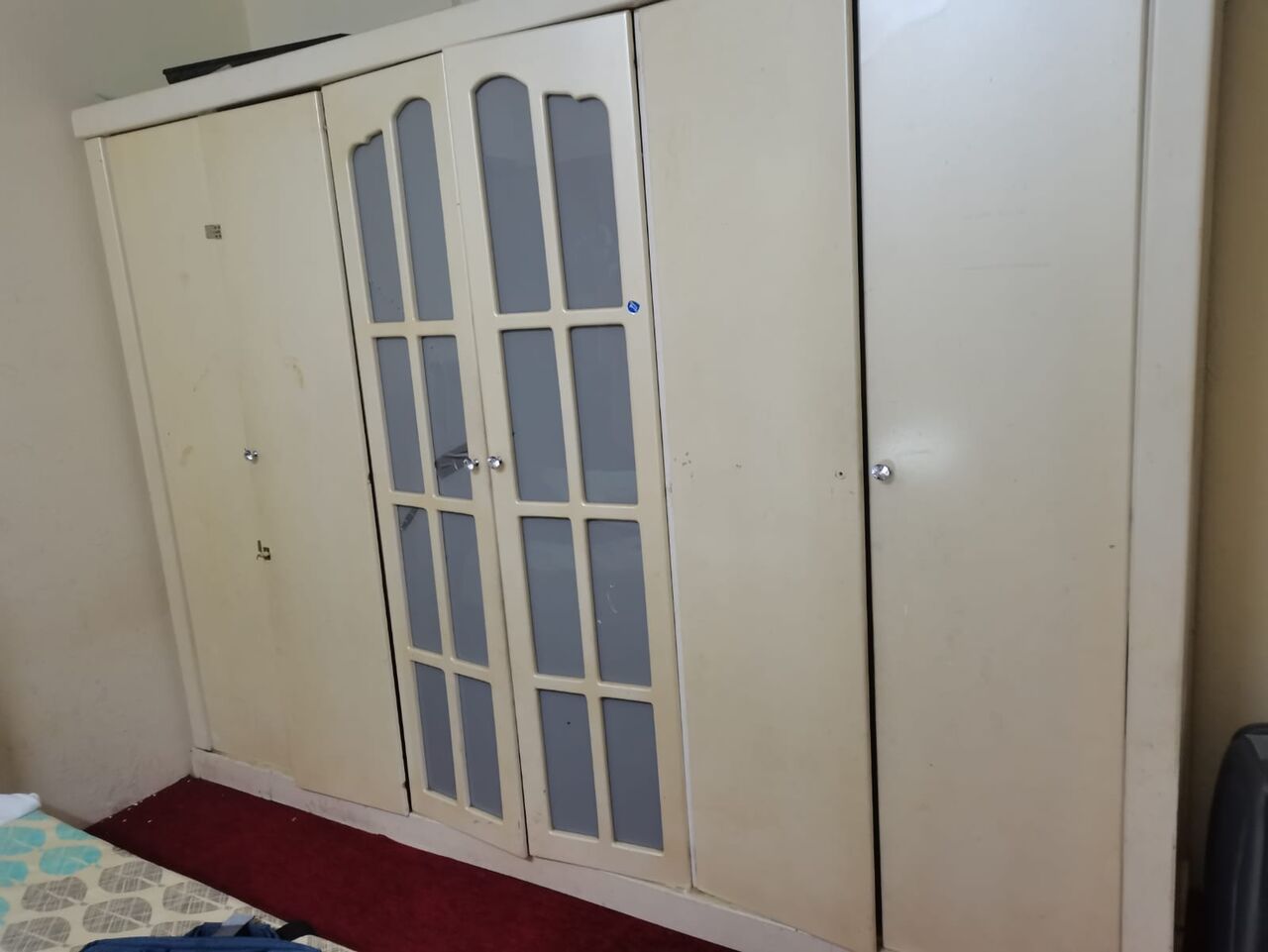 SAR 300, Double Bed, Wardrobe And Dressing