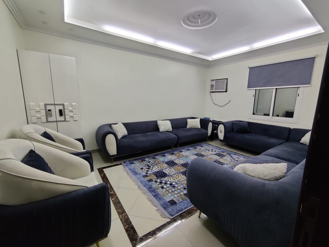 SAR 3000/month, 3 BR, 350 Sq. Meter, in Jeddah