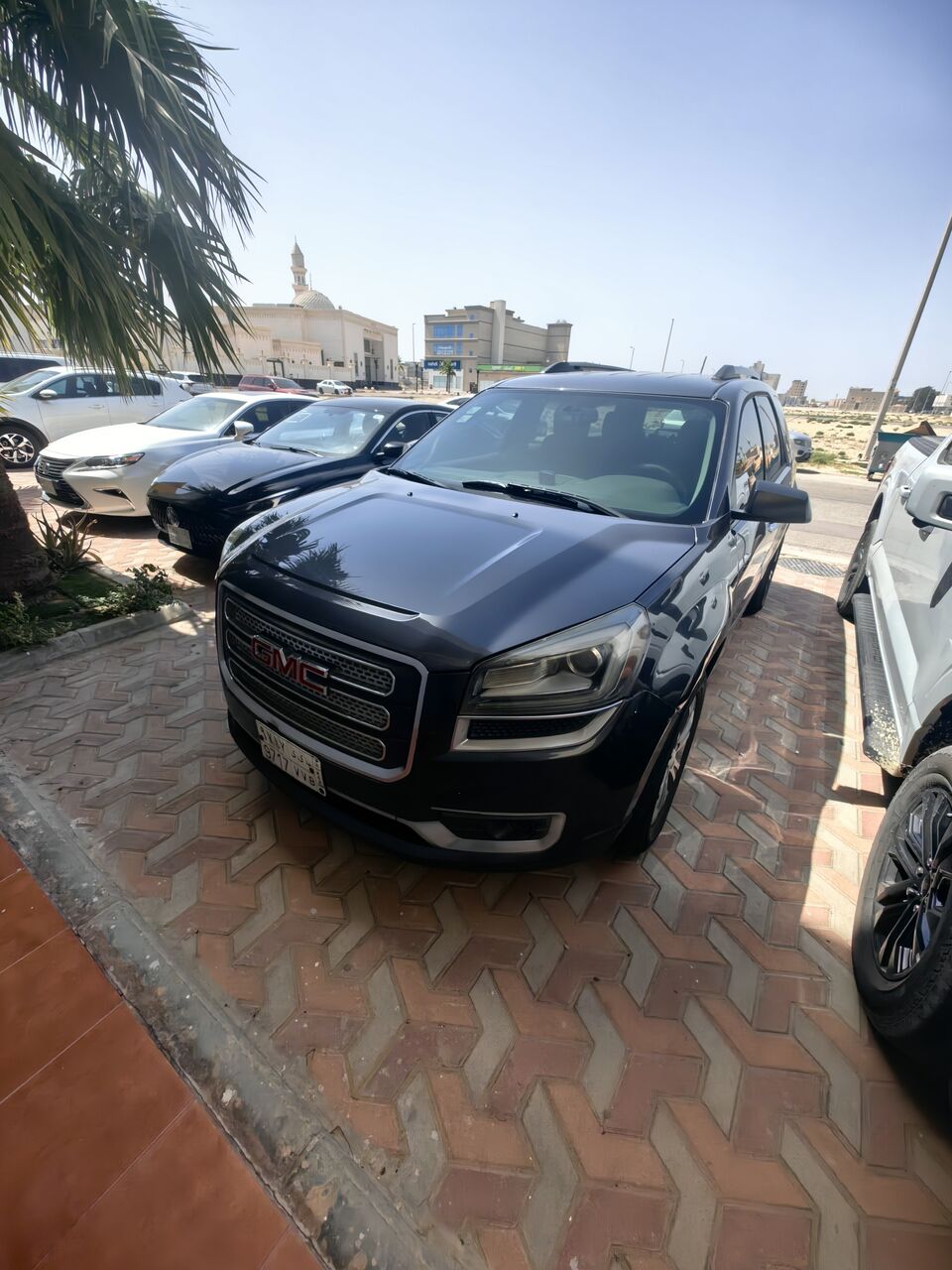 SAR 30000, Gmc Acadia, 2013, Automatic, in Dammam