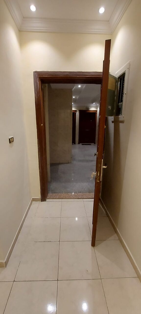 SAR 30000/year, 4 BR, 4bhk Flat In in Jeddah