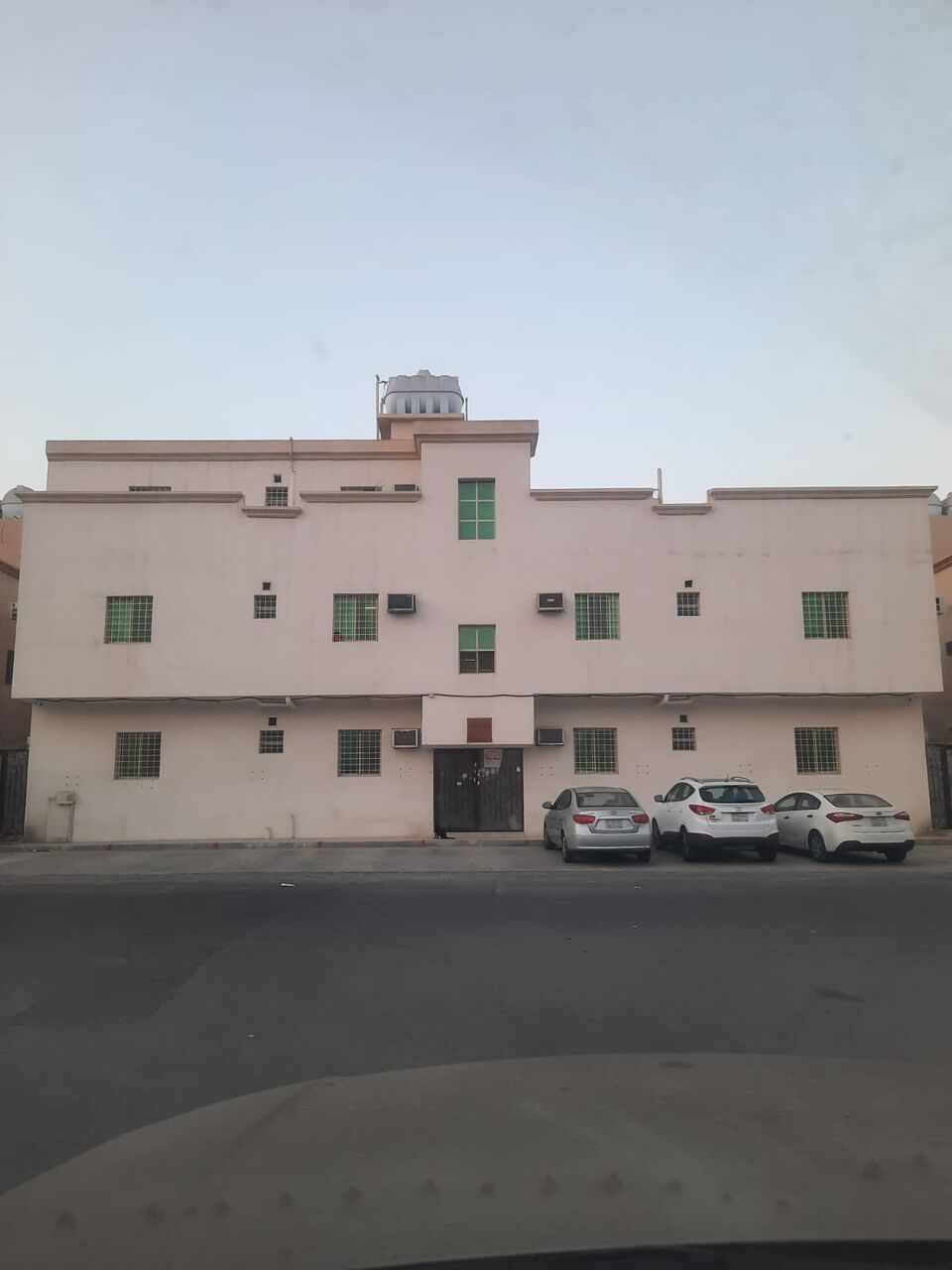 SAR 30000/year, 3 BR, 4rent- 3phk