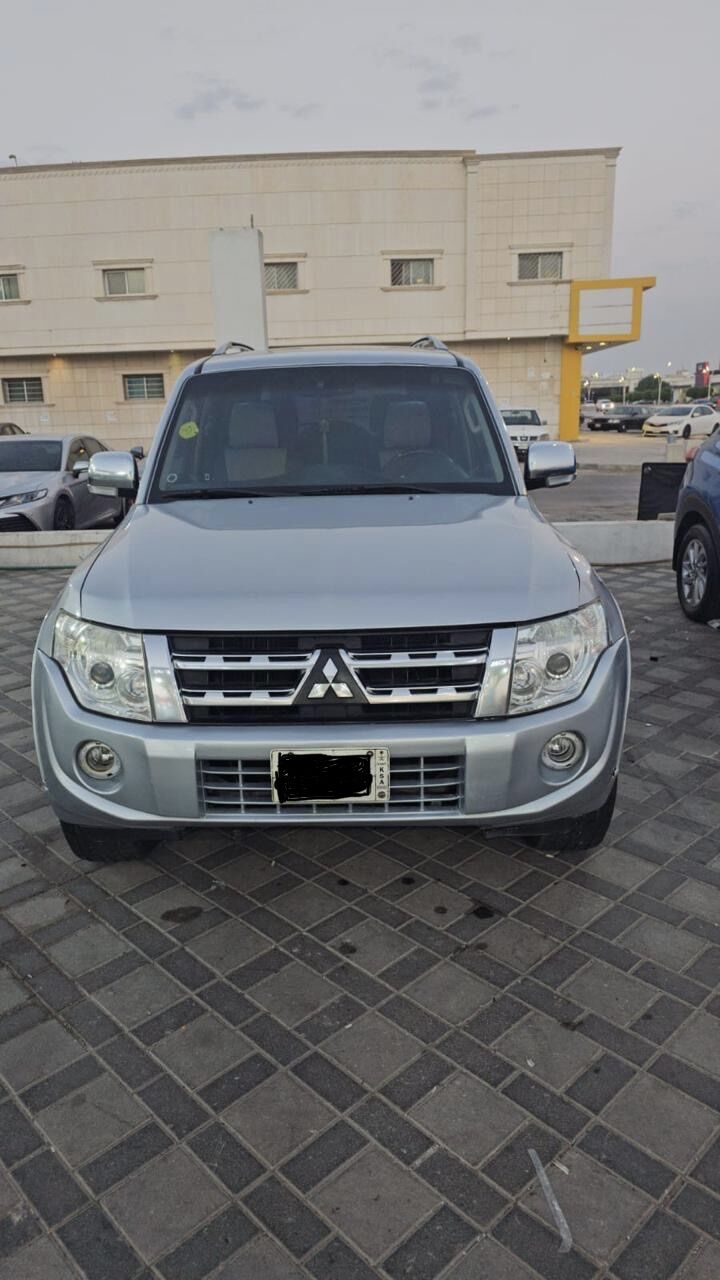 SAR 31000, Mitsubishi Pajero 4x4, 2013, in Riyadh