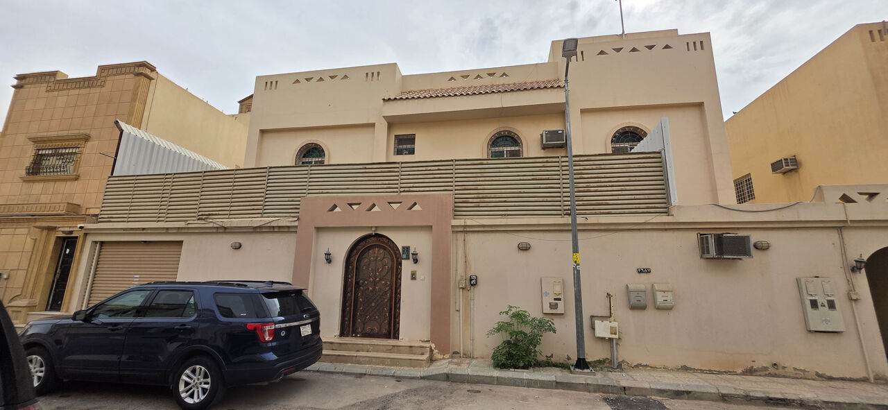SAR 34000/year, 3 BR, Family 3BHK