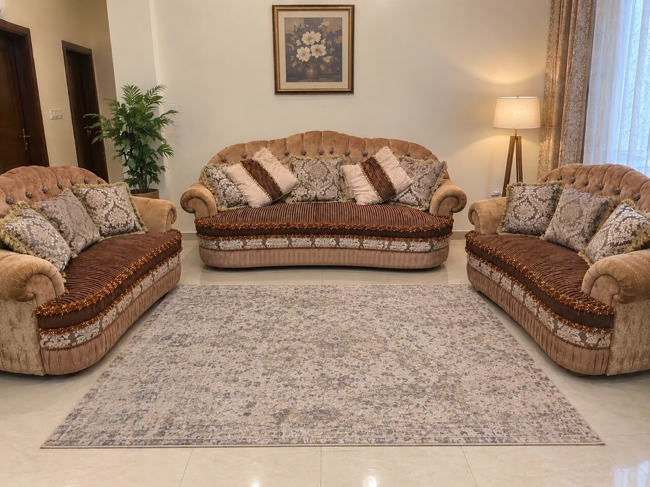 SAR 350, Beautiful 7 Seater Sofa For