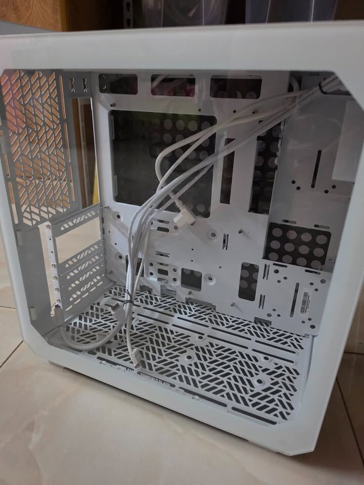 SAR 390, Cooler Master Qube 500