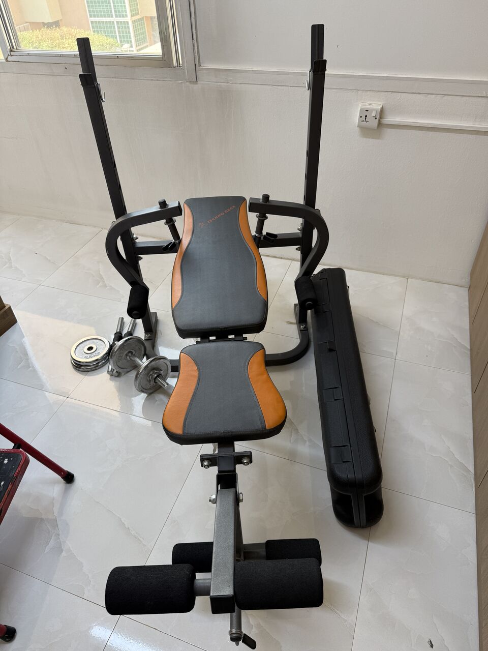 SAR 400, Bench Press With Barbell Set & in Riyadh