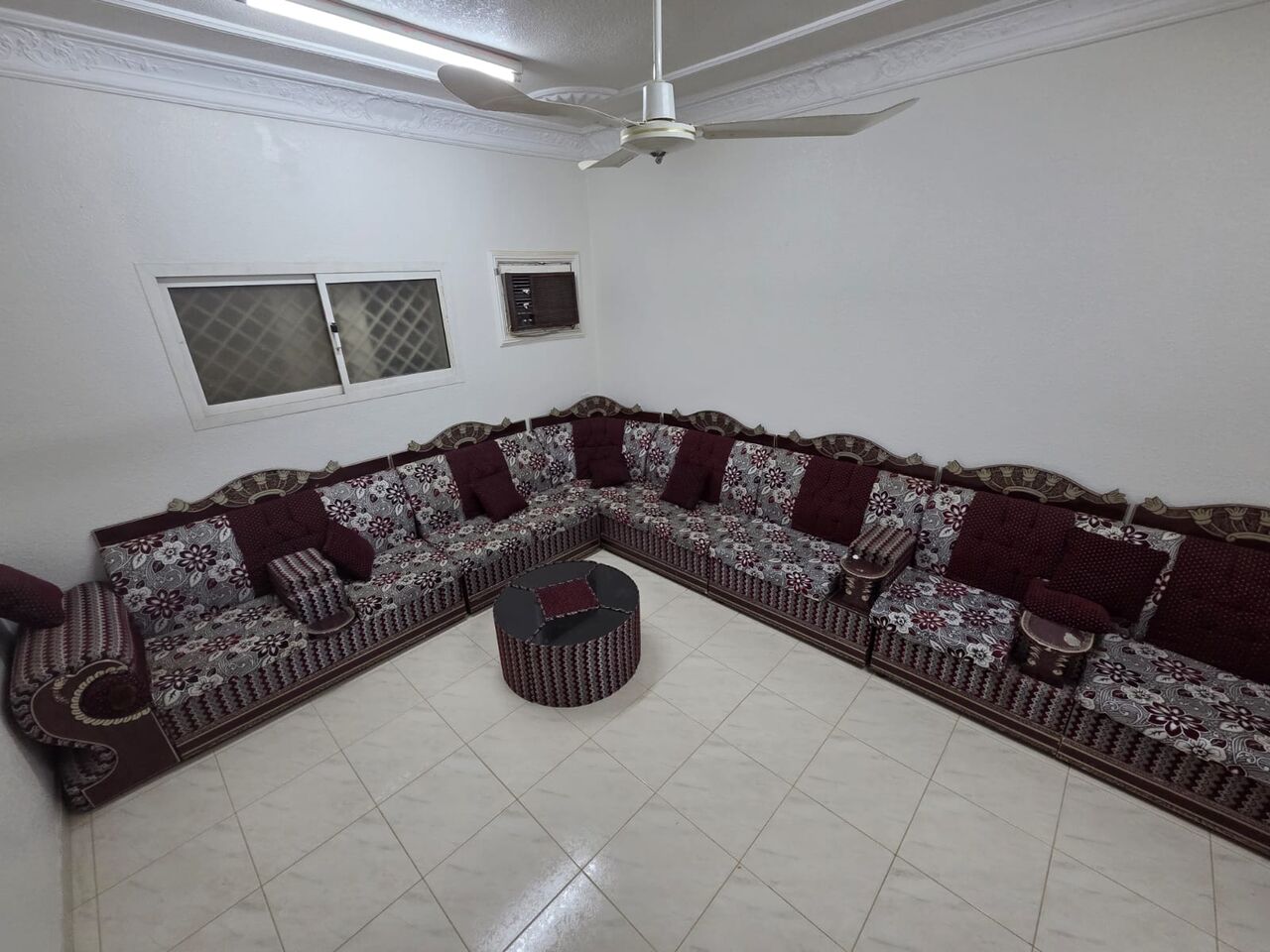 SAR 450, Sofa, 9 Seater, Comfortable