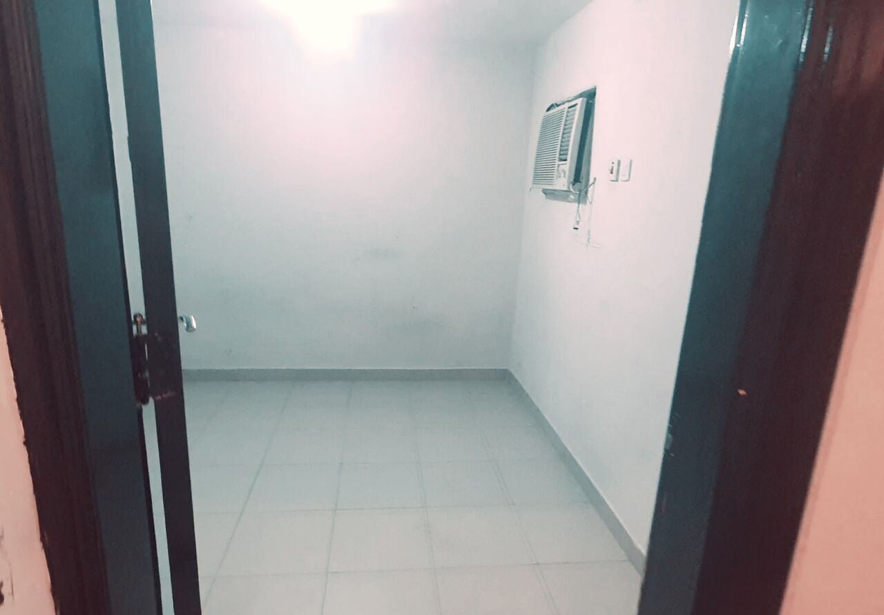 SAR 4/year, 3 BR, Flat For Family