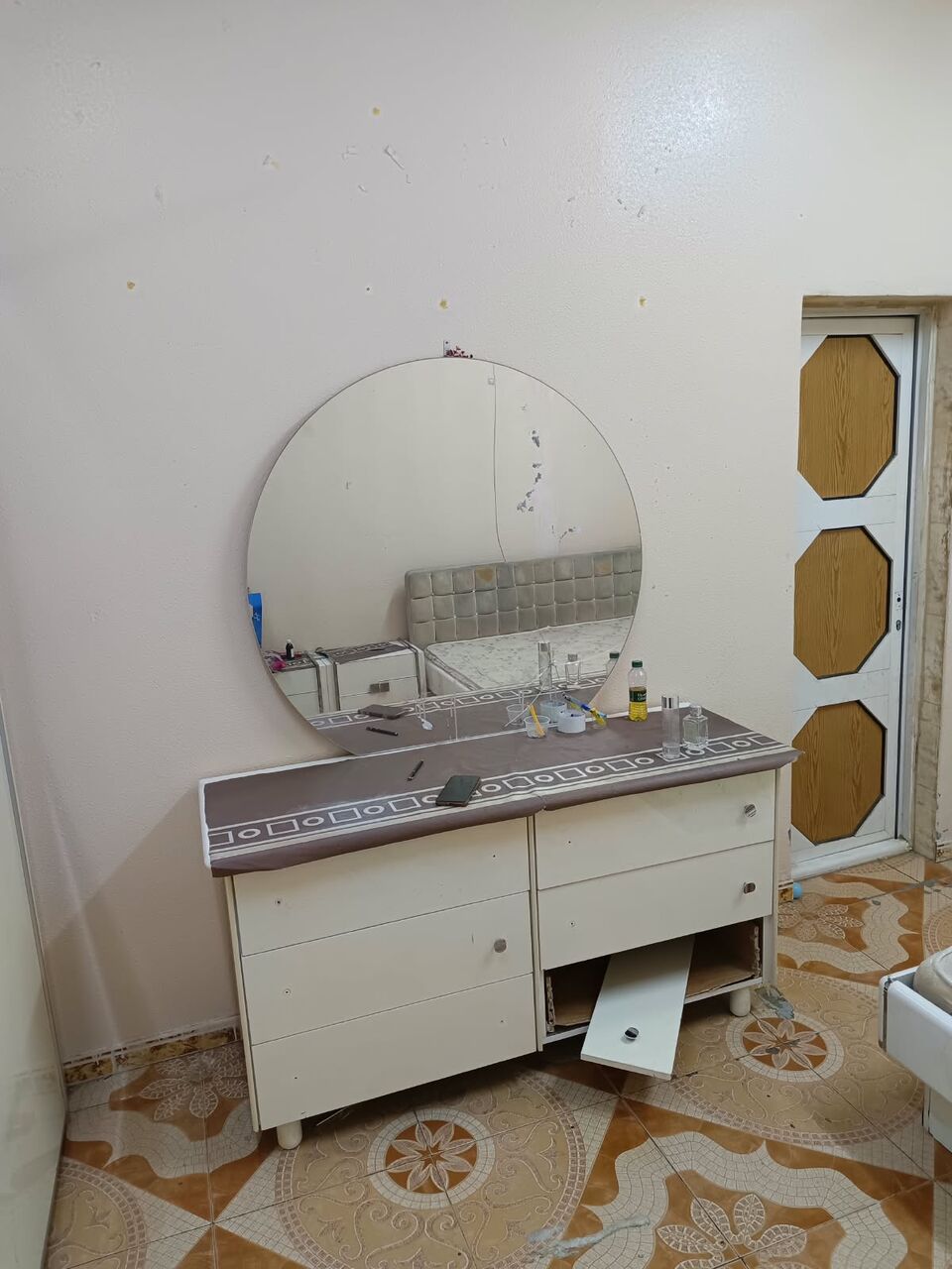 SAR 500, Furniture