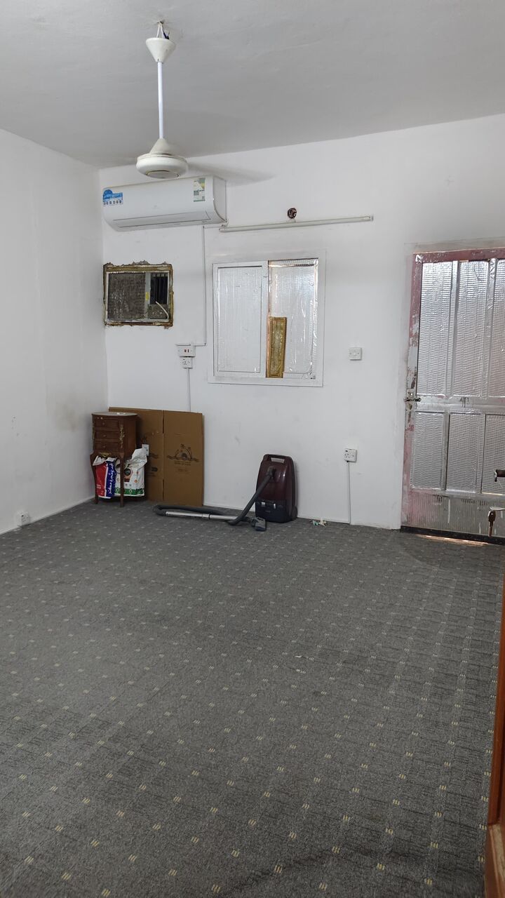 SAR 650/year, Room For Rent