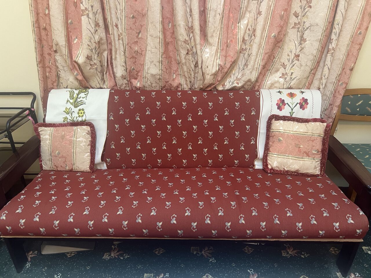SAR 700, Sofa Set 7 Seaters With 1 Front in Jeddah