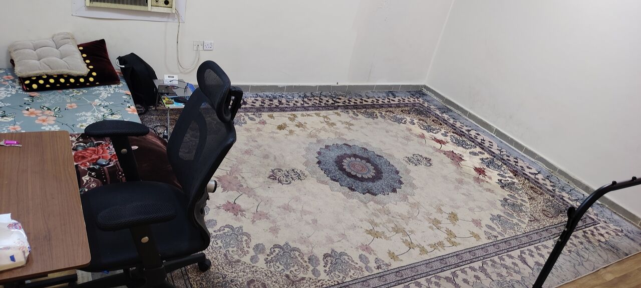 SAR 700/month, Looking For Room Partner