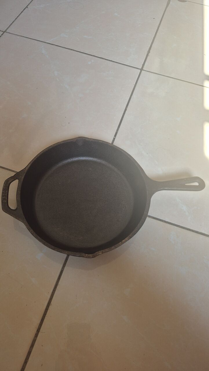 SAR 75, Cast Iron Skillet New(unused) 75 Sar