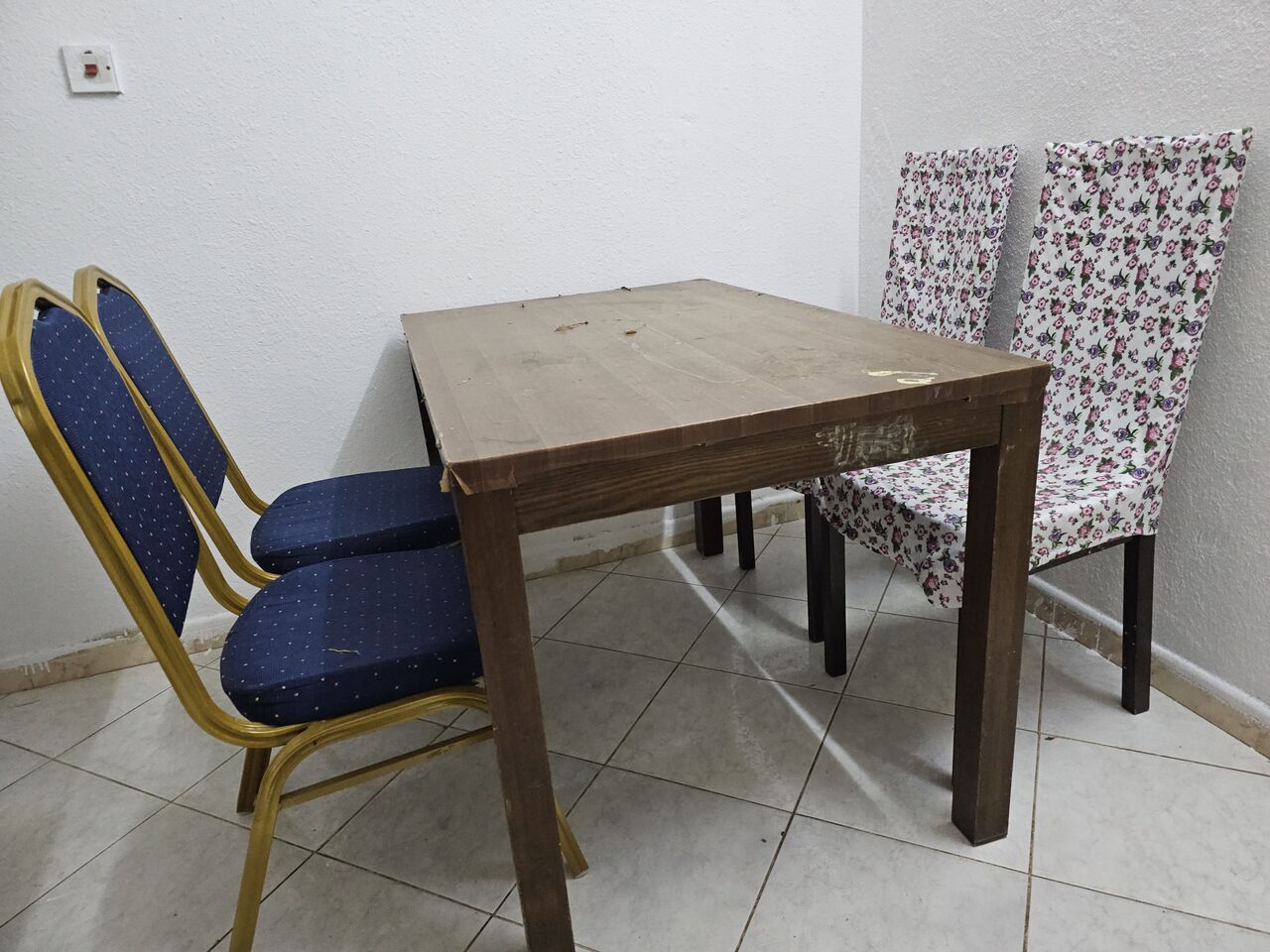 SAR 80, Dinning Table