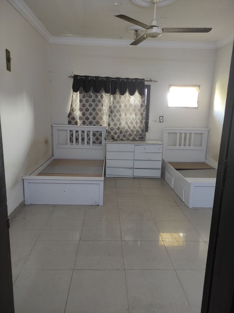SAR 800/month, Room
