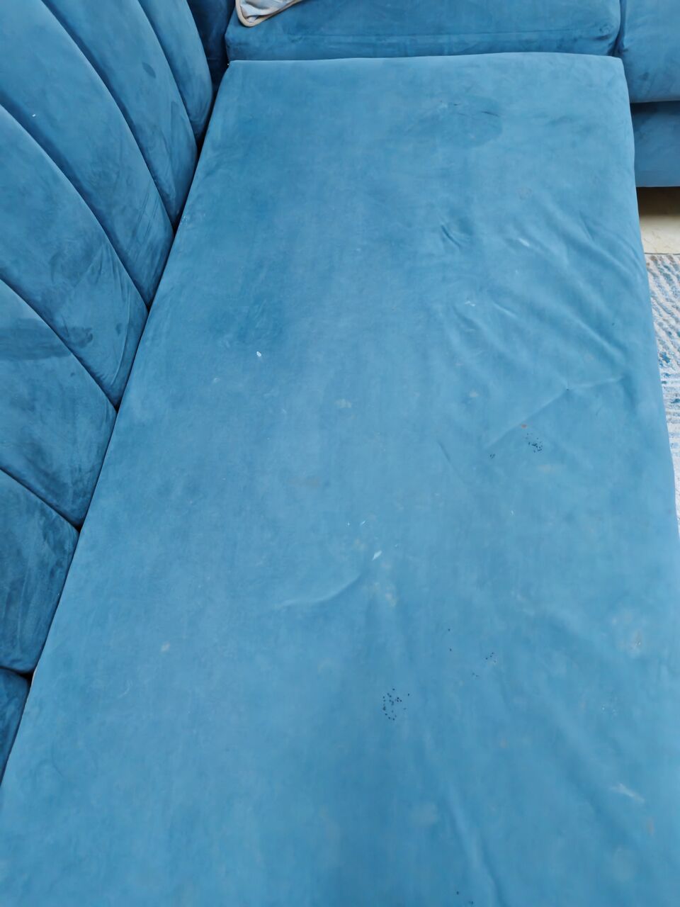 Sofa L Shape + Carpet Free
