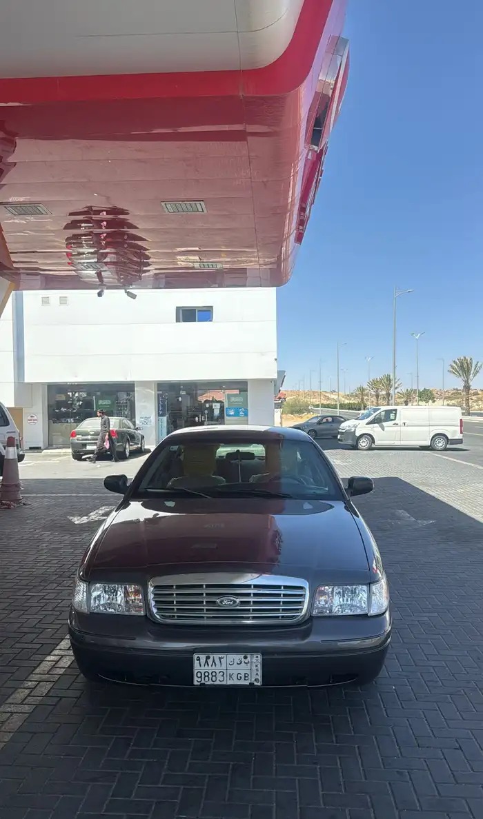 اعرض لكم فورد فكتوريا شرط