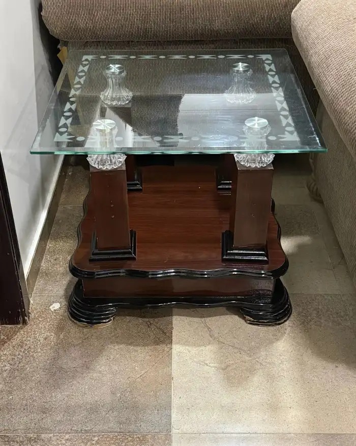 ايفون- ايباد- طاولة- طاولات- منقل- راوتر
