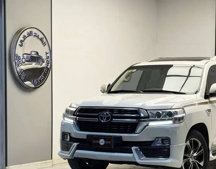 تويوتا لاندكروزر VXR نظيف جدآ 2016