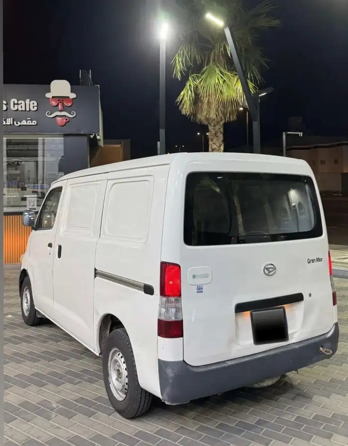 دباب دايهاتسو فان بضاعة للايجار الشهري