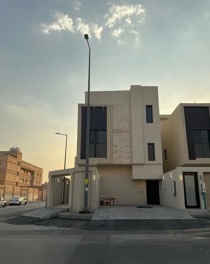 دور أول المساحة 300
