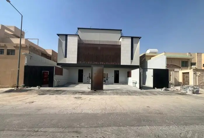 دور ارضي في حي العليا بالرياض