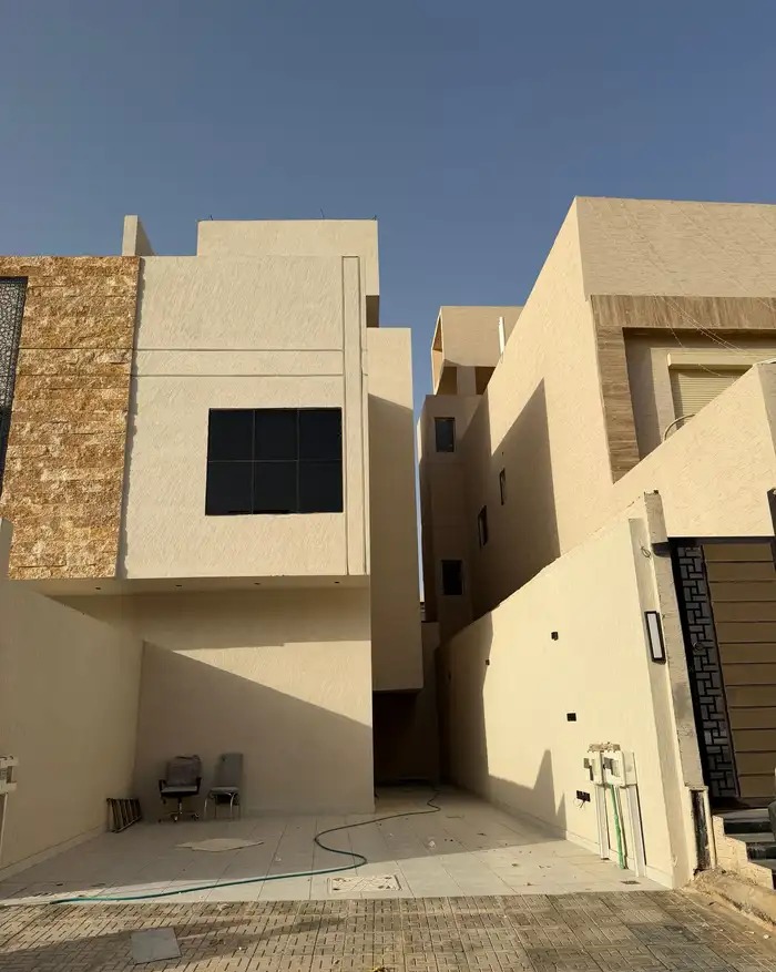 دور علوي بسعر اقل من السوق و شقه
